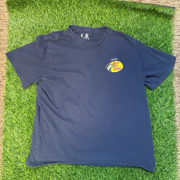 Vintage Bass Pro Shops graphic Shirt - Picture 1 of 6